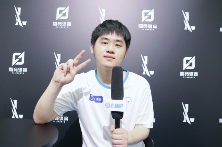 在与对手的 在与对手的